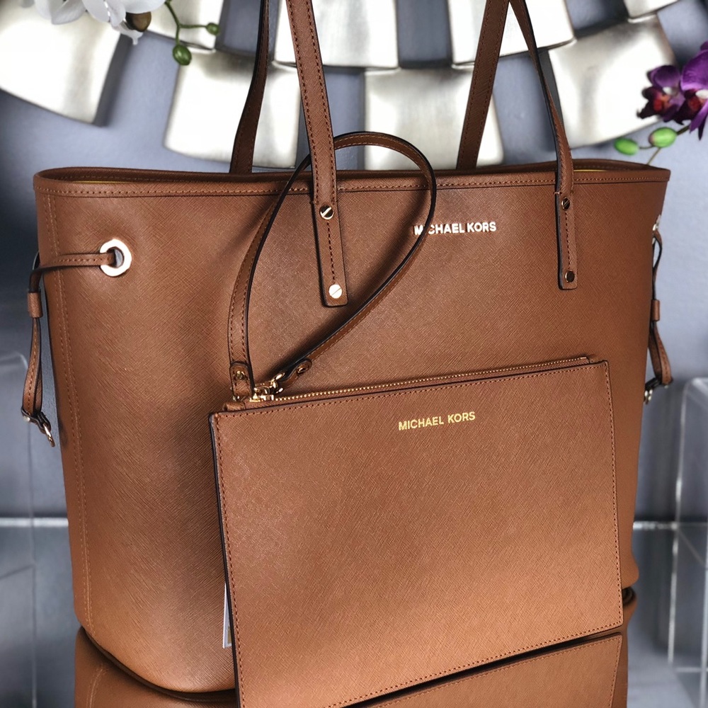 Michael Kors Reversible Large Tote & Wristlet - Picture 2 of 8